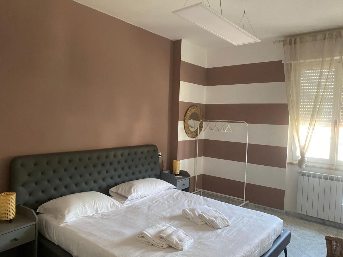 Elegante Camera Con Finiture Di Lusso Appena Ristrutturata Marina Di Carrara Eksteriør billede