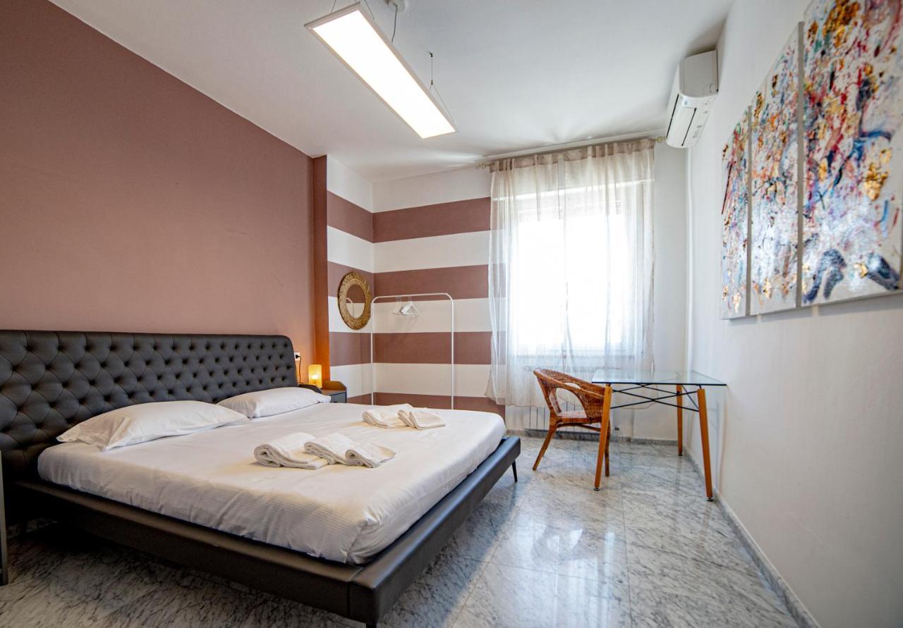 Elegante Camera Con Finiture Di Lusso Appena Ristrutturata Marina Di Carrara Eksteriør billede